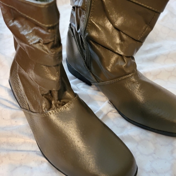 Beacon women's 8.5 olive Green leather ankle boots - Picture 15 of 15